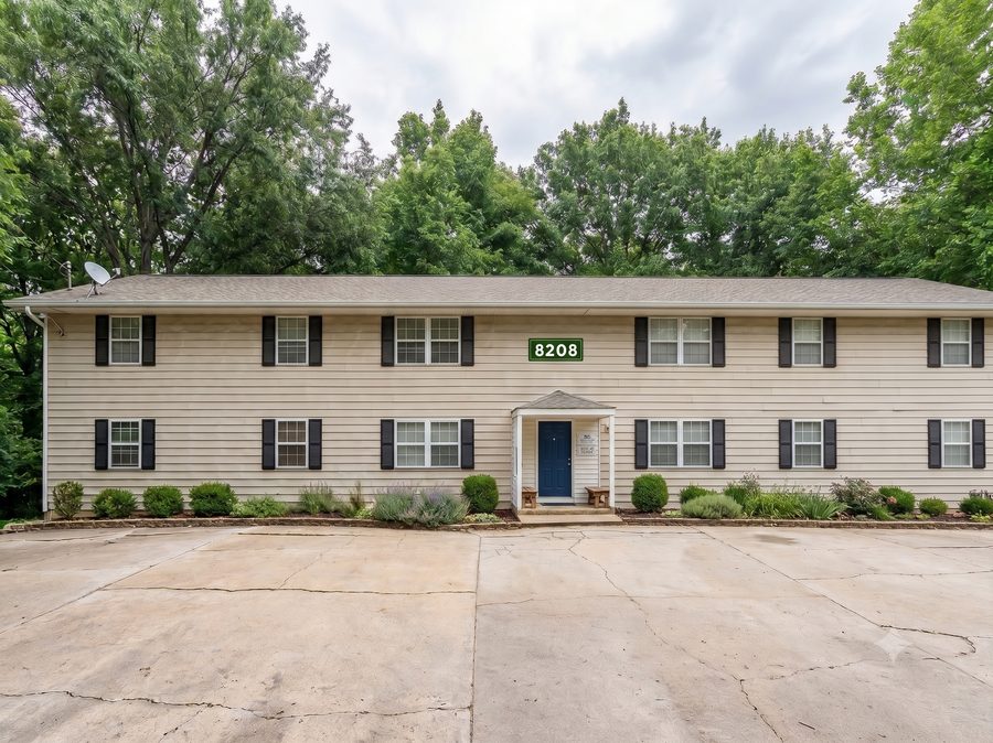 8208 Chas Circle, Pleasant Valley MO - 11 unit multifamily property
